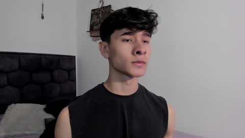 Snapshot of j_u_p_i_t_e_r chatting on 01/06/25, 12:46 Noah online show from 01/06/25, 12:46