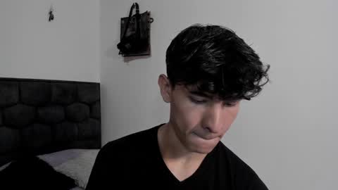 Snapshot of j_u_p_i_t_e_r chatting on 01/10/25, 12:15 Noah online show from 01/10/25, 12:15