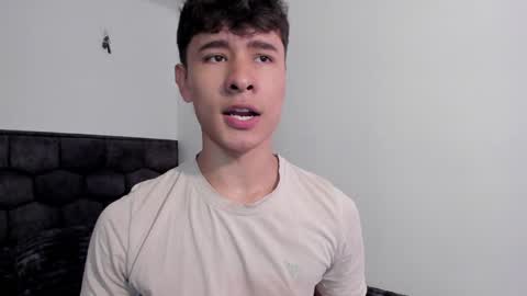 Snapshot of j_u_p_i_t_e_r chatting on 01/28/25, 01:27 Noah online show from 01/28/25, 01:27