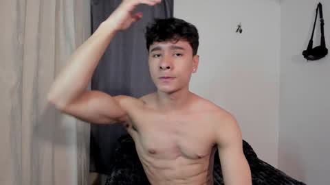 Snapshot of j_u_p_i_t_e_r chatting on 02/07/25, 12:39 Noah online show from 02/07/25, 12:39