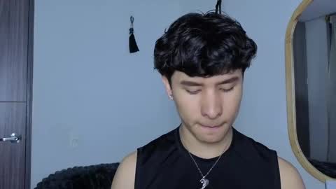 Snapshot of j_u_p_i_t_e_r chatting on 09/27/25, 01:38 Noah online show from 09/27/25, 01:38