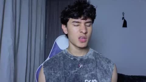 Snapshot of j_u_p_i_t_e_r chatting on 10/06/25, 12:57 Noah online show from 10/06/25, 12:57