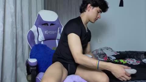 Snapshot of j_u_p_i_t_e_r chatting on 10/27/25, 06:12 Noah online show from 10/27/25, 06:12