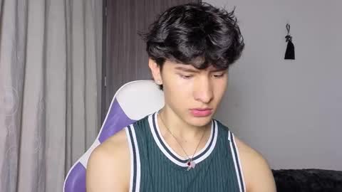 Snapshot of j_u_p_i_t_e_r chatting on 10/29/25, 02:30 Noah online show from 10/29/25, 02:30