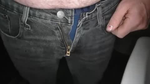 Snapshot of ja2923 chatting on 12/29/24, 02:10 ja2923 online show from 12/29/24, 02:10