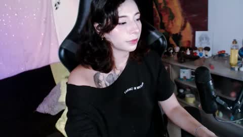 Snapshot of jaadee18 chatting on 02/23/26, 02:53 jade 18 online show from 02/23/26, 02:53