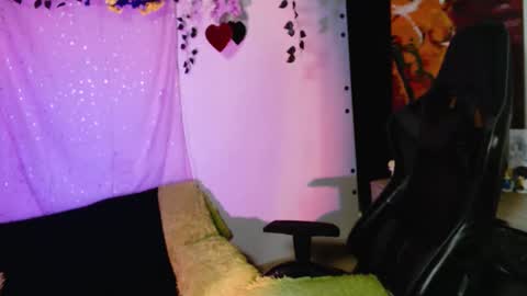 Snapshot of jaadee18 chatting on 02/25/26, 10:58 jade 18 online show from 02/25/26, 10:58