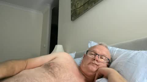 Snapshot of jacal711 chatting on 03/04/25, 12:44 jacal711 online show from 03/04/25, 12:44