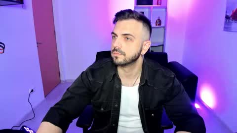 Snapshot of jace_thorne chatting on 11/19/25, 05:40 Jace online show from 11/19/25, 05:40