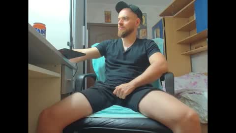 Snapshot of jaceblaze chatting on 09/11/25, 04:23 Jace online show from 09/11/25, 04:23