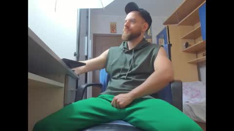 Snapshot of jaceblaze chatting on 10/17/25, 04:15 Jace online show from 10/17/25, 04:15