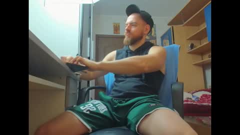 Snapshot of jaceblaze chatting on 10/18/25, 06:26 Jace online show from 10/18/25, 06:26