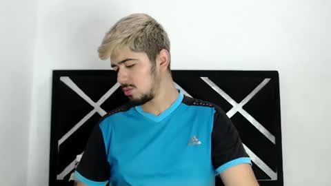 Snapshot of jack03xx_ chatting on 10/28/25, 05:04 Jack online show from 10/28/25, 05:04