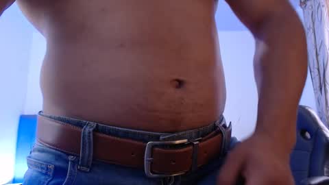 Snapshot of jack_master_muscle chatting on 02/21/25, 10:04 jack and leah online show from 02/21/25, 10:04