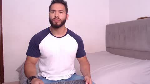 Snapshot of jack_master_muscle chatting on 02/25/25, 06:20 jack and leah online show from 02/25/25, 06:20