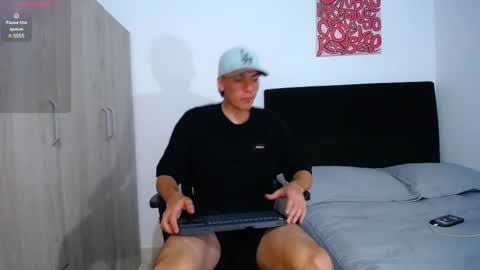 INDEPENDENT MODEL online show from 02/20/25, 04:39