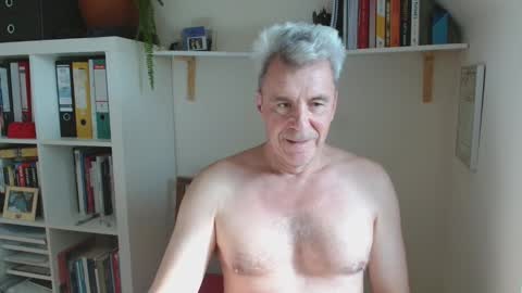 jackblack650 online show from 10/28/25, 11:47