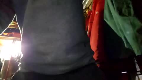 Snapshot of jackboys16 chatting on 01/06/25, 05:19 Dess online show from 01/06/25, 05:19