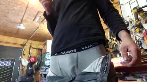 Snapshot of jackboys16 chatting on 01/19/25, 01:33 Dess online show from 01/19/25, 01:33