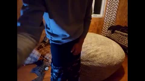 Snapshot of jackboys16 chatting on 10/05/25, 05:17 Dess online show from 10/05/25, 05:17