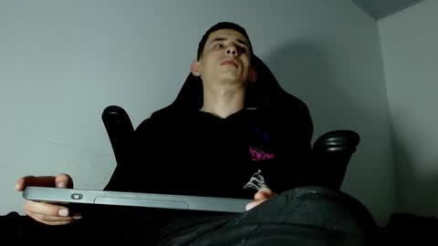 Snapshot of jackk_ho chatting on 12/10/24, 07:05 Jack online show from 12/10/24, 07:05