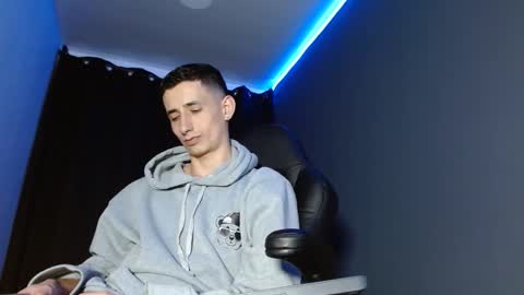 Snapshot of jackk_ho chatting on 12/17/24, 06:02 Jack online show from 12/17/24, 06:02