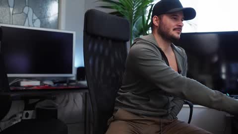 Snapshot of jackoffdude85 chatting on 02/17/25, 10:03 Colten Carter online show from 02/17/25, 10:03