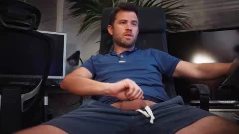 Snapshot of jackoffdude85 chatting on 11/10/25, 12:31 Colten Carter online show from 11/10/25, 12:31