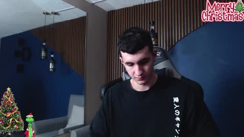 Snapshot of jacksonolsenn chatting on 12/24/24, 04:08 Jackson Olsen online show from 12/24/24, 04:08