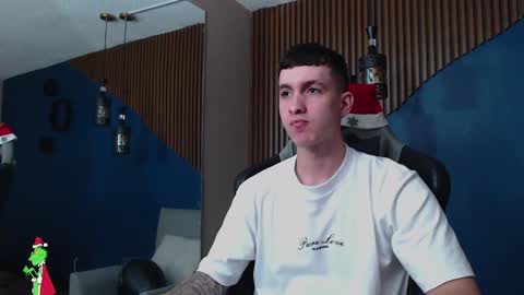 Snapshot of jacksonolsenn chatting on 12/30/24, 07:53 Jackson Olsen online show from 12/30/24, 07:53