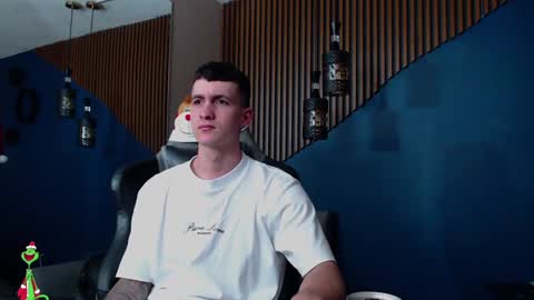 Snapshot of jacksonolsenn chatting on 12/31/24, 01:57 Jackson Olsen online show from 12/31/24, 01:57