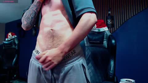 Snapshot of jacksonolsenn chatting on 12/31/24, 06:13 Jackson Olsen online show from 12/31/24, 06:13