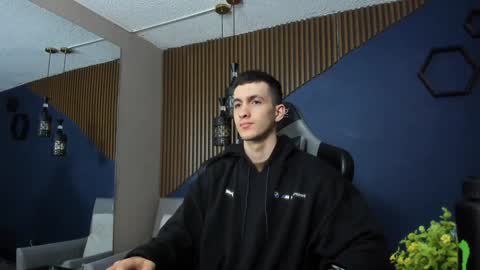 Snapshot of jacksonolsenn chatting on 02/06/25, 12:05 Jackson Olsen online show from 02/06/25, 12:05