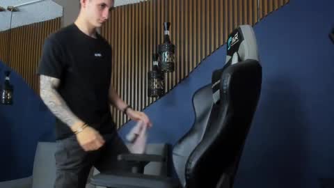 Snapshot of jacksonolsenn chatting on 02/10/25, 10:30 Jackson Olsen online show from 02/10/25, 10:30