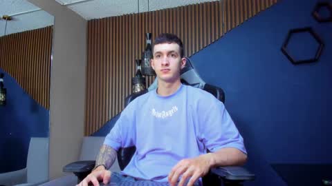 Snapshot of jacksonolsenn chatting on 03/04/25, 01:49 Jackson Olsen online show from 03/04/25, 01:49