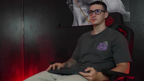 Snapshot of jacksonolsenn chatting on 11/07/25, 09:48 Jackson Olsen online show from 11/07/25, 09:48