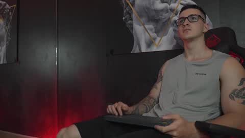 Snapshot of jacksonolsenn chatting on 11/13/25, 08:30 Jackson Olsen online show from 11/13/25, 08:30