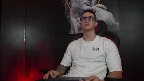 Snapshot of jacksonolsenn chatting on 11/14/25, 09:02 Jackson Olsen online show from 11/14/25, 09:02