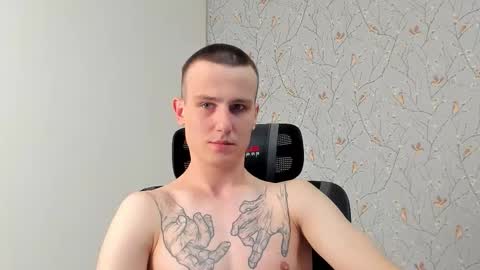 Snapshot of jacksonvox chatting on 10/19/25, 07:58 Nikolay online show from 10/19/25, 07:58