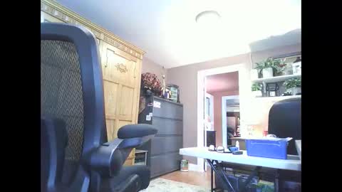 Snapshot of jacktoome383324 chatting on 04/14/26, 12:00 jacktoome383324 online show from 04/14/26, 12:00