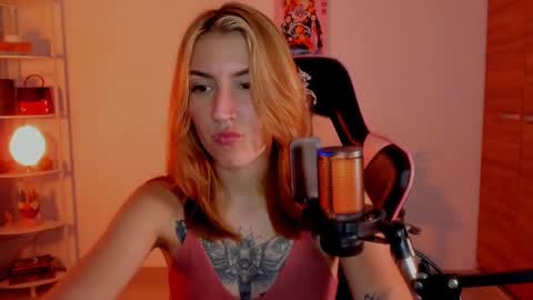 Linda Sofia help me get to 100 thumbs up online show from 01/30/25, 04:06