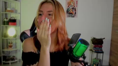 Linda Sofia help me get to 100 thumbs up online show from 02/02/25, 03:54