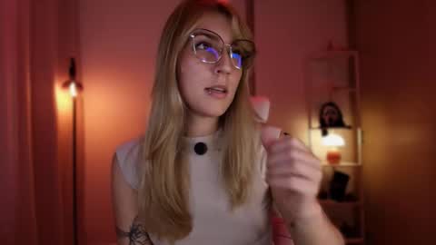 Snapshot of jacky_croft chatting on 03/28/26, 03:06 Linda Sofia help me get to 100 thumbs up online show from 03/28/26, 03:06