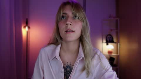 Snapshot of jacky_croft chatting on 03/30/26, 01:39 Linda Sofia help me get to 100 thumbs up online show from 03/30/26, 01:39