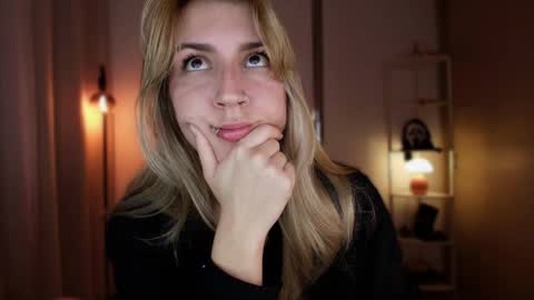 Snapshot of jacky_croft chatting on 03/31/26, 02:02 Linda Sofia help me get to 100 thumbs up online show from 03/31/26, 02:02