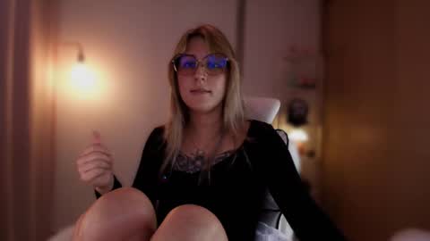 Linda Sofia help me get to 100 thumbs up online show from 06/22/26, 03:25