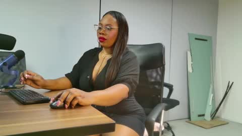 Snapshot of jackynorriss chatting on 02/25/25, 12:03 Jacky Norriss online show from 02/25/25, 12:03