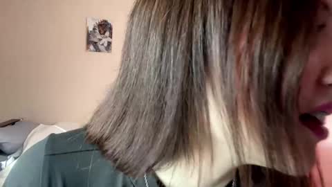 Lillian online show from 05/04/26, 05:14