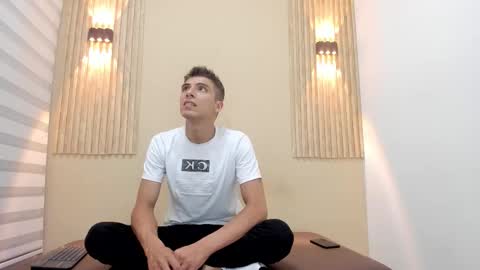 Snapshot of jacob_brandon chatting on 11/26/25, 10:44 JACOB online show from 11/26/25, 10:44