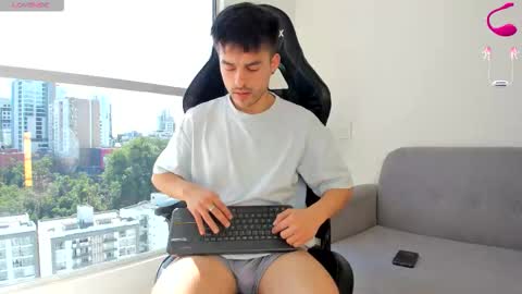 Snapshot of jacob_ferrer chatting on 03/15/26, 08:04 JACOB FERRER online show from 03/15/26, 08:04